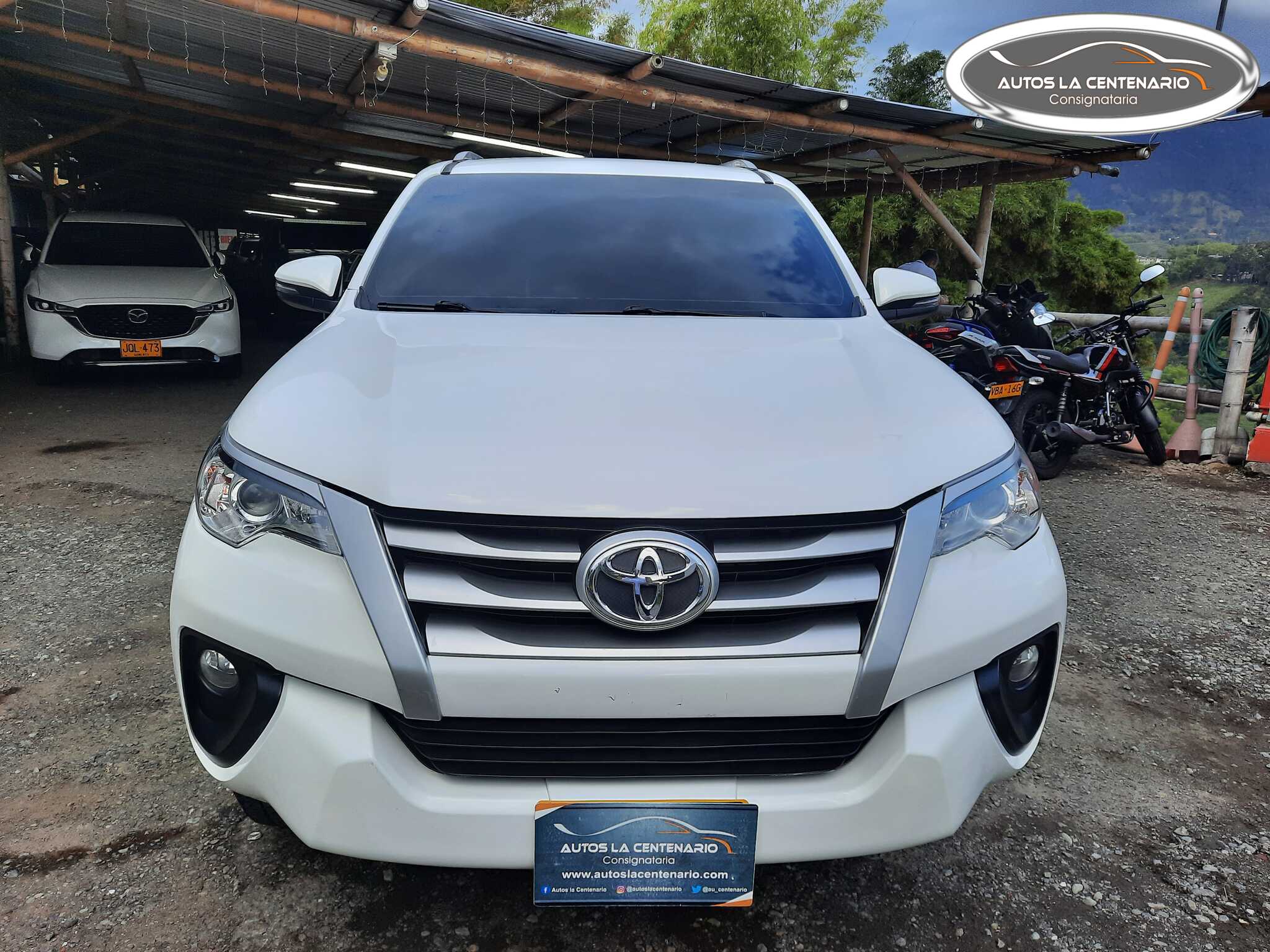 Toyota-Fortuner at 4x2