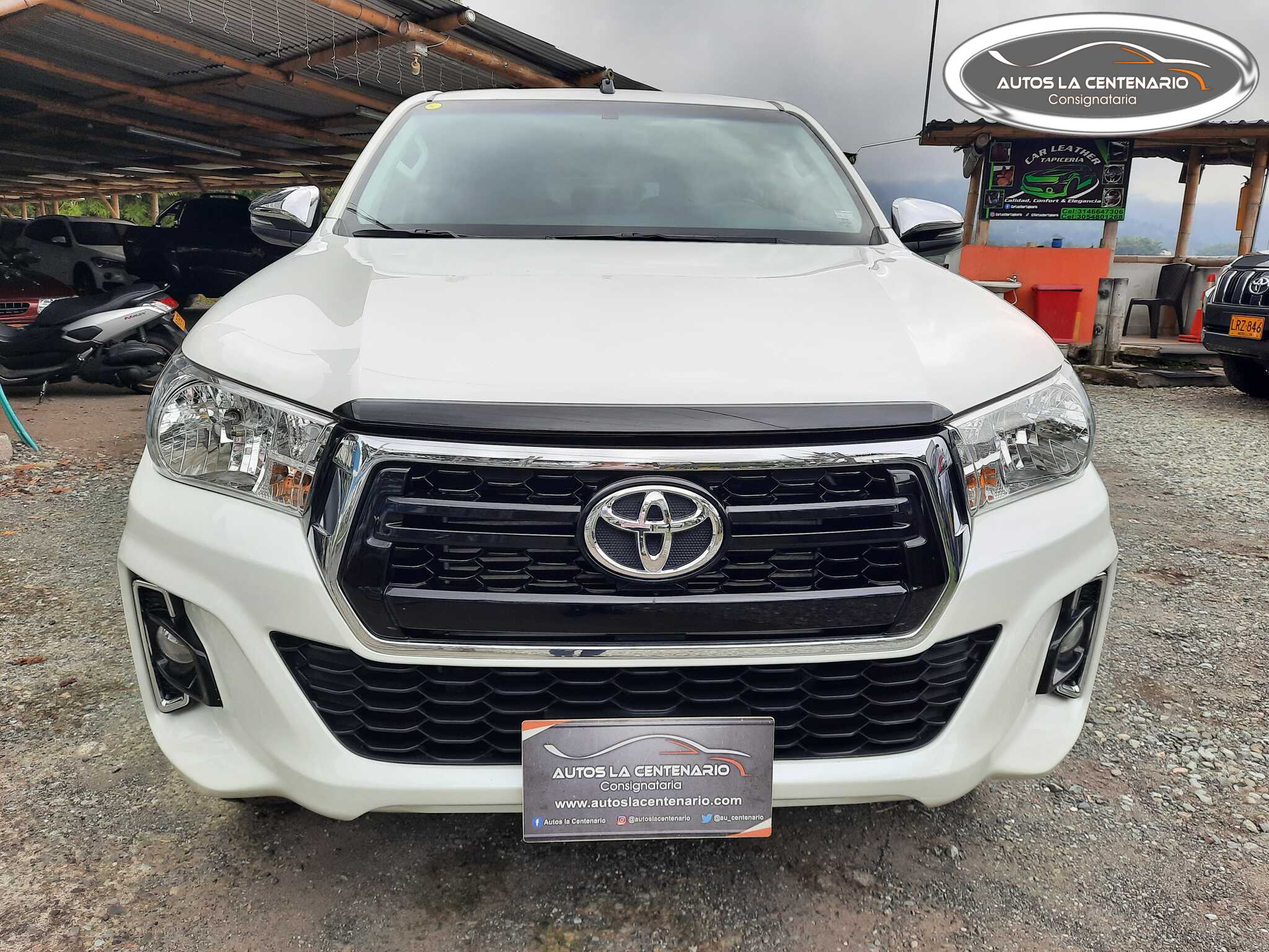 Toyota-HILUX AT