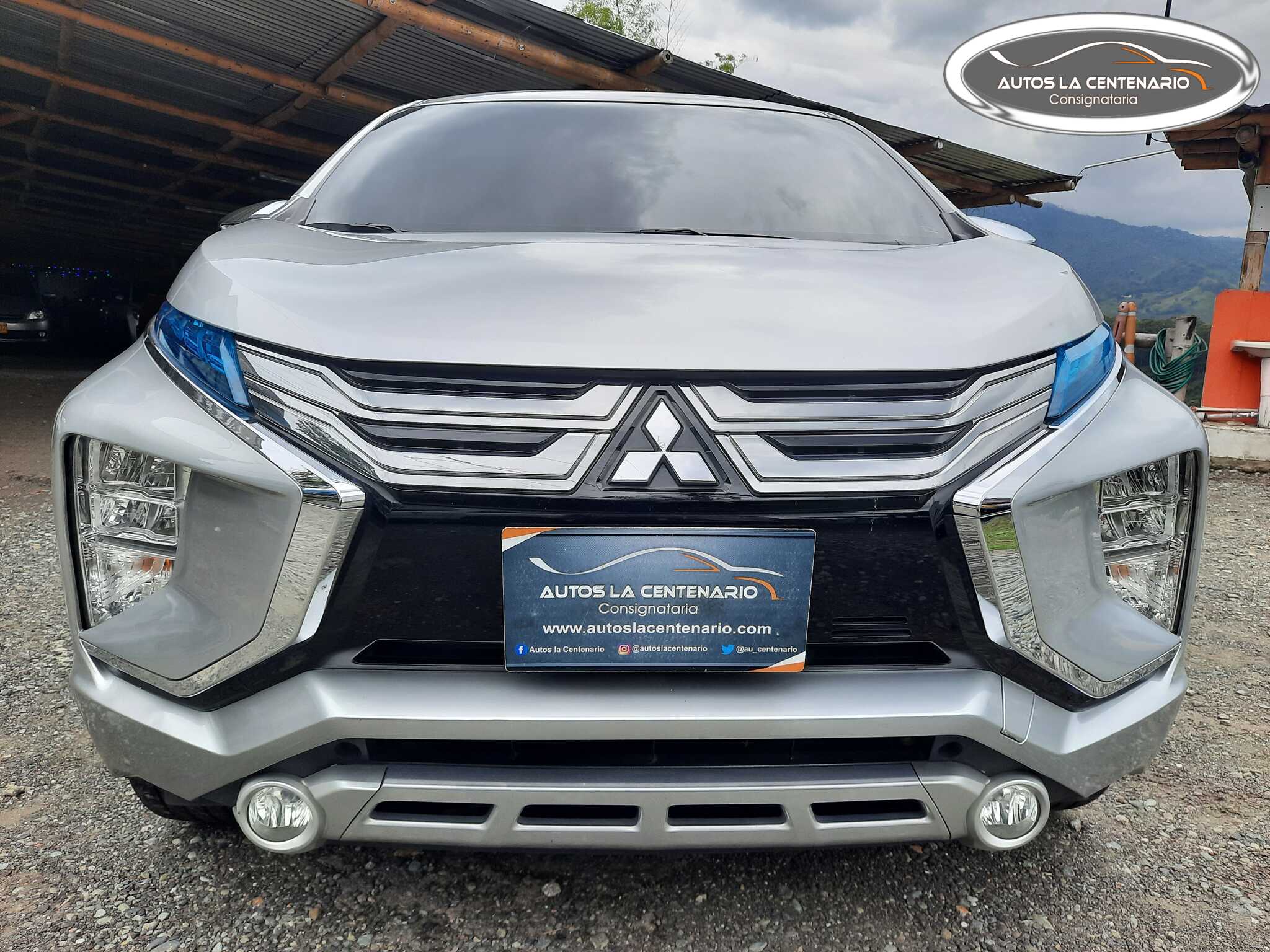 Mitsubishi-Xpander at 4x2 7 puestos